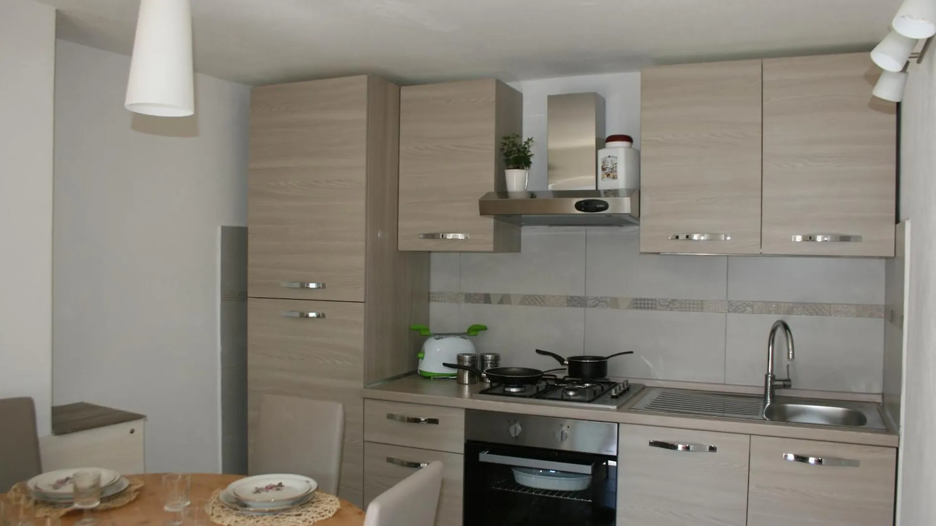 Ca' Rossi Apartment Beverino 0*,